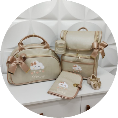 Kit Bolsa Maternidade M, Mochila e Capa Vacina Duna Marfim/Ouro Rosa Chuva de Amor - Coutre Bolsas